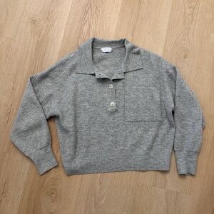 Cozy Gray Knit Sweater with Collar